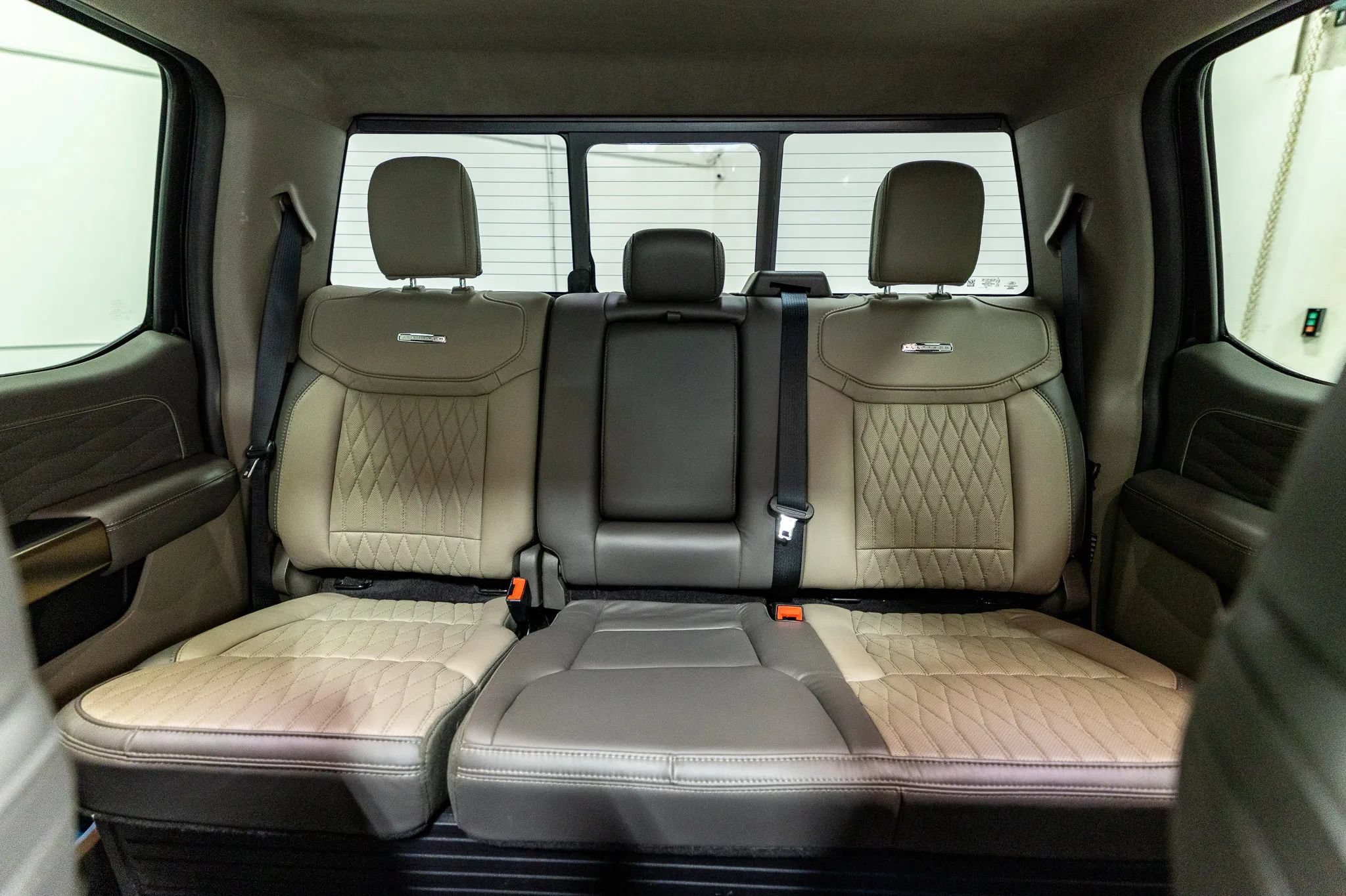 Used 2025 Ford F350 Platinum w/ Platinum Plus Package AWD/4WD image 45