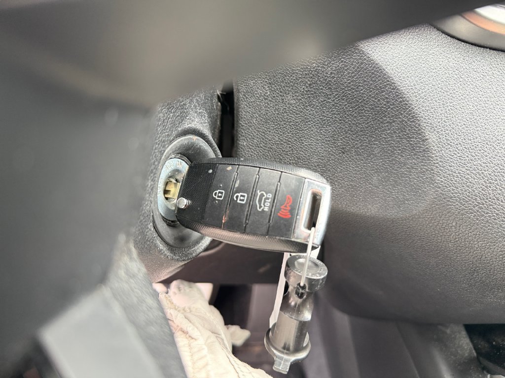 Used 2020 Kia Sorento L FWD image 24