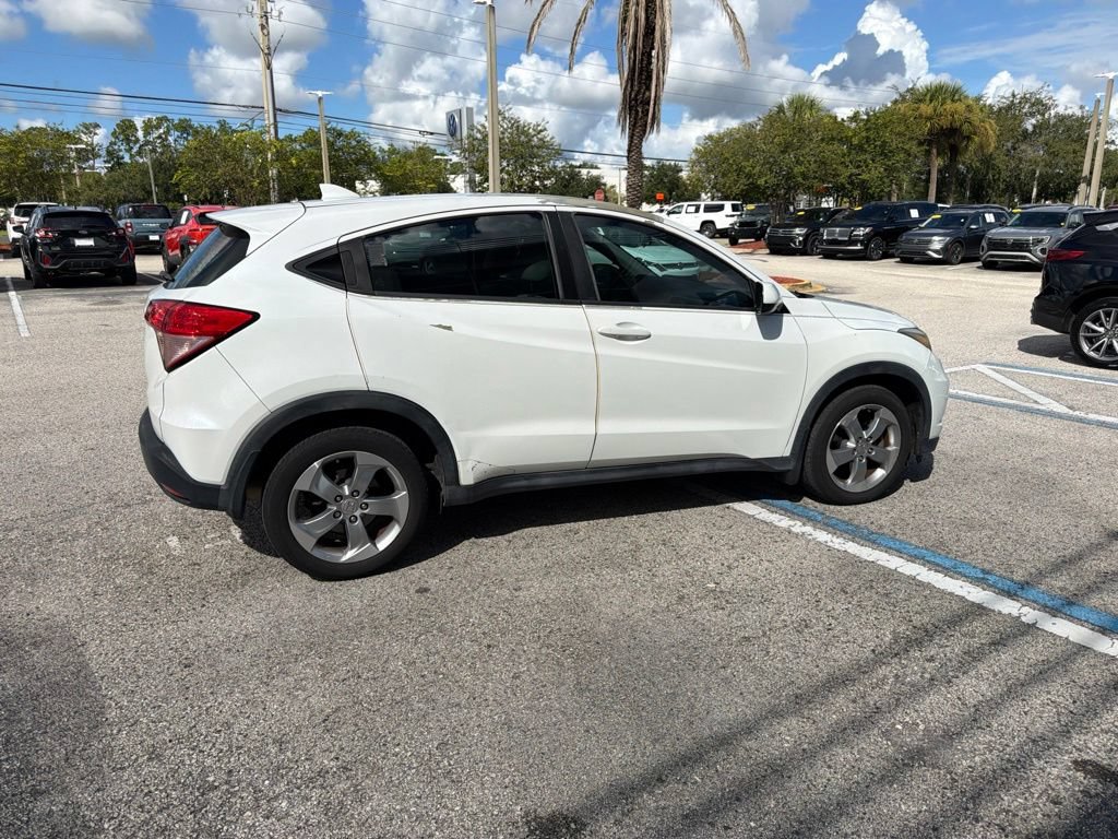 Used 2017 Honda HR-V LX image 14