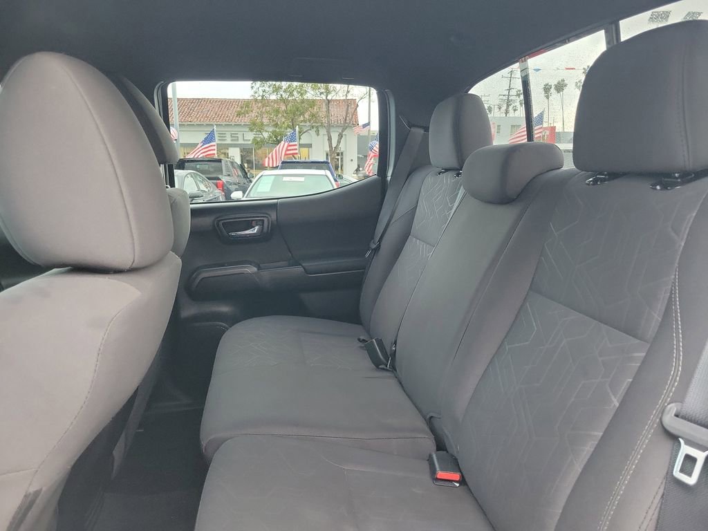 Used 2016 Toyota Tacoma TRD Sport w/ Towing Package image 10