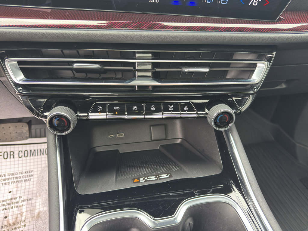 Used 2025 Chevrolet Traverse RS image 16