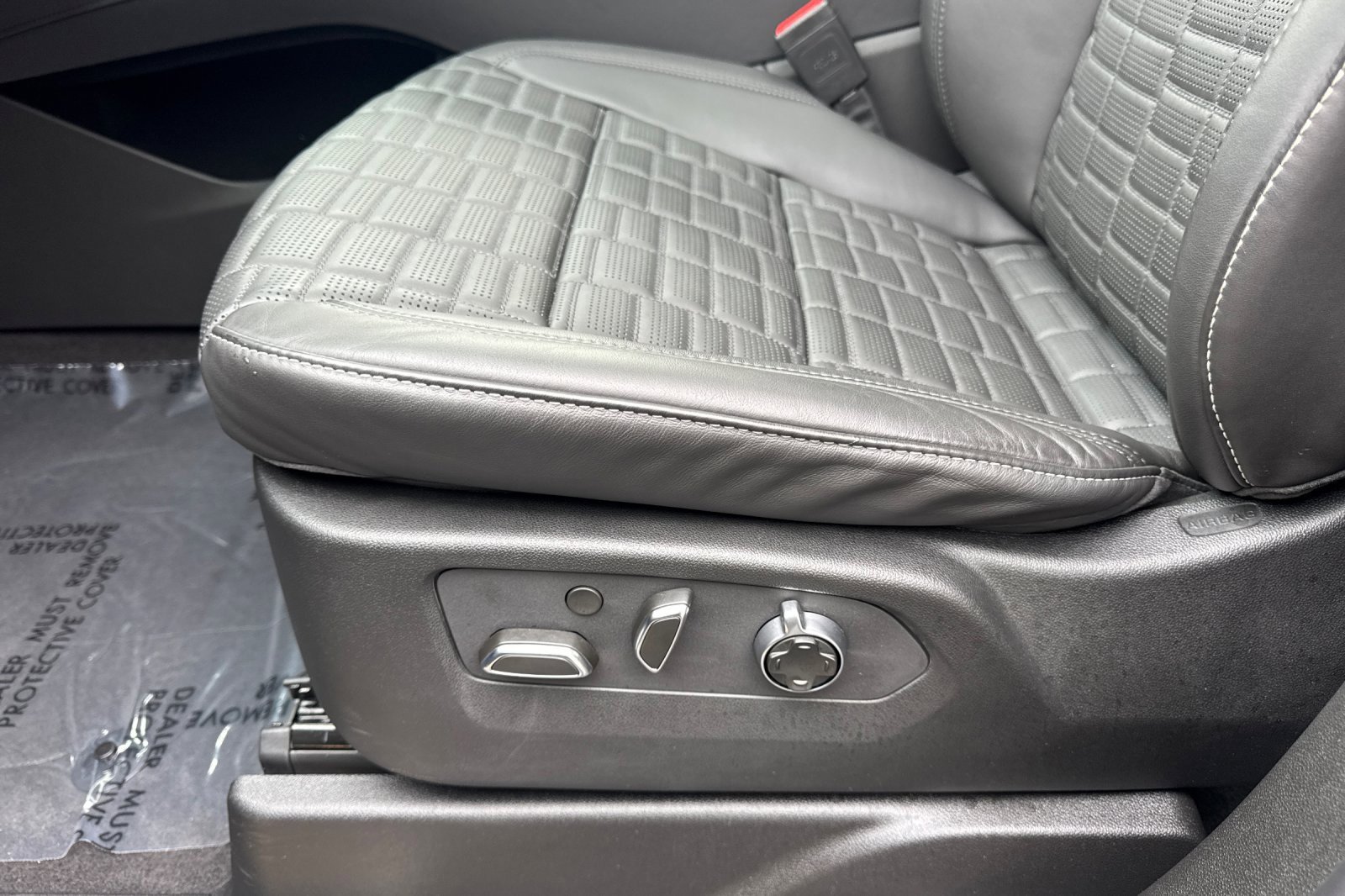 Certified 2024 Cadillac Escalade V w/ Heavy-Duty Trailer Package image 12