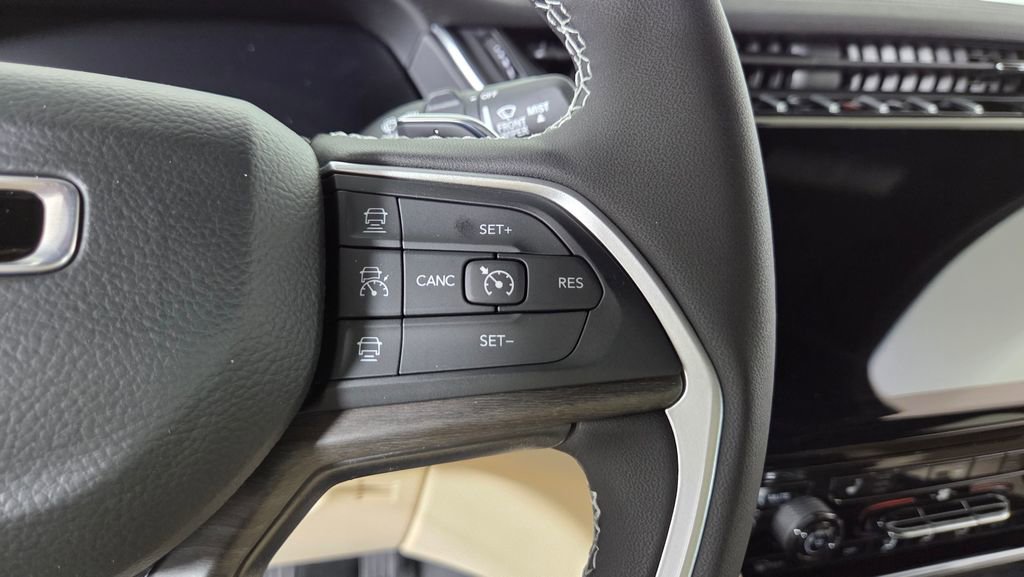 New 2025 Jeep Grand Cherokee Limited image 18