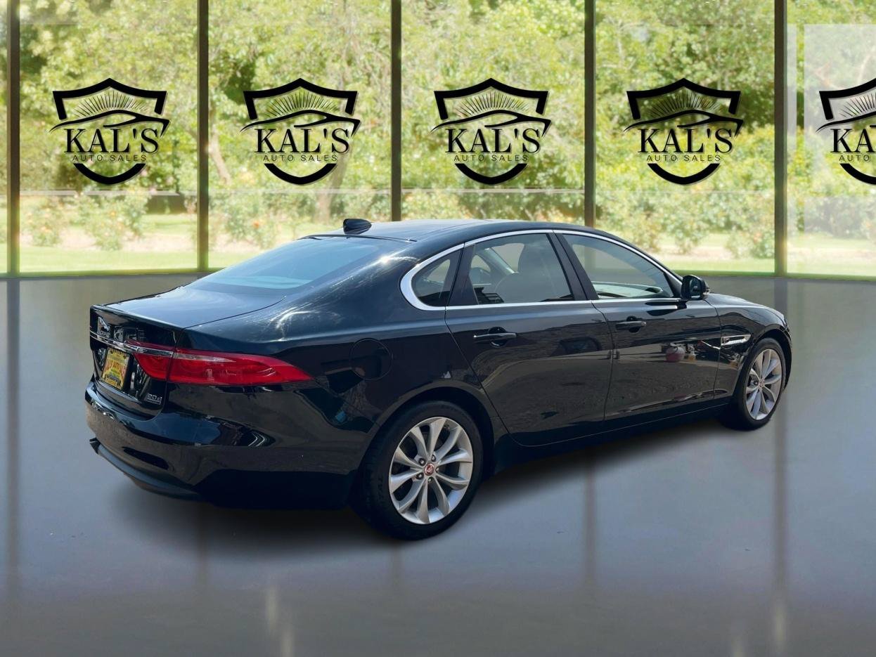 Used 2017 Jaguar XF Premium AWD/4WD image 5