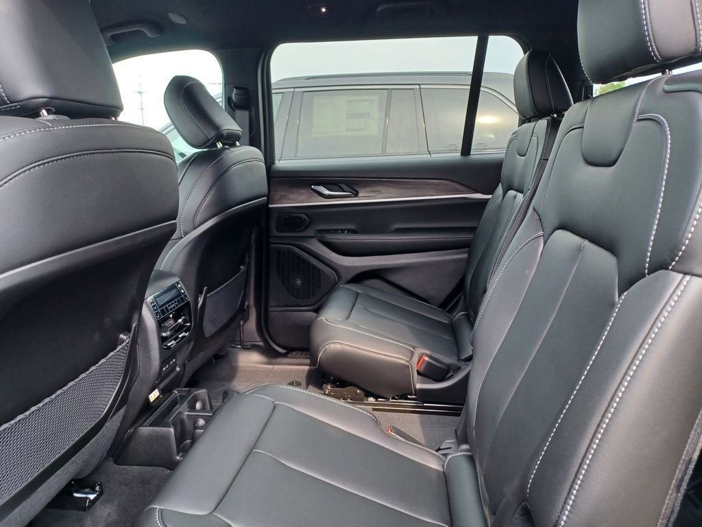 New 2026 Jeep Grand Cherokee L Limited AWD/4WD image 24