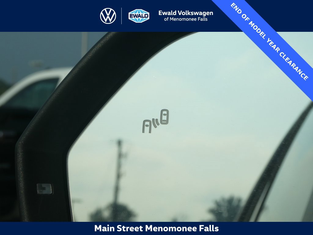 New 2025 Volkswagen Atlas Cross Sport SE image 11