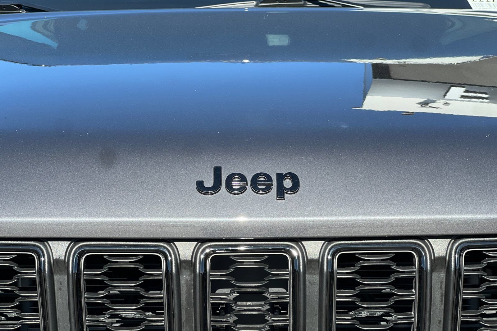 Used 2023 Jeep Grand Cherokee Altitude AWD/4WD image 39