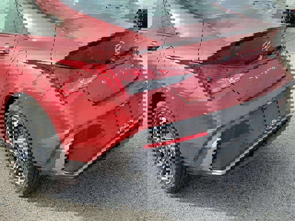 New 2025 Hyundai Elantra SEL image 8