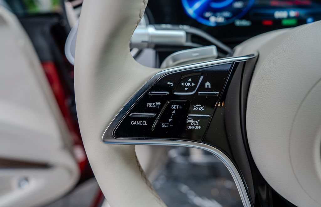 Used 2023 Mercedes-Benz EQS 580 4MATIC Sedan image 6