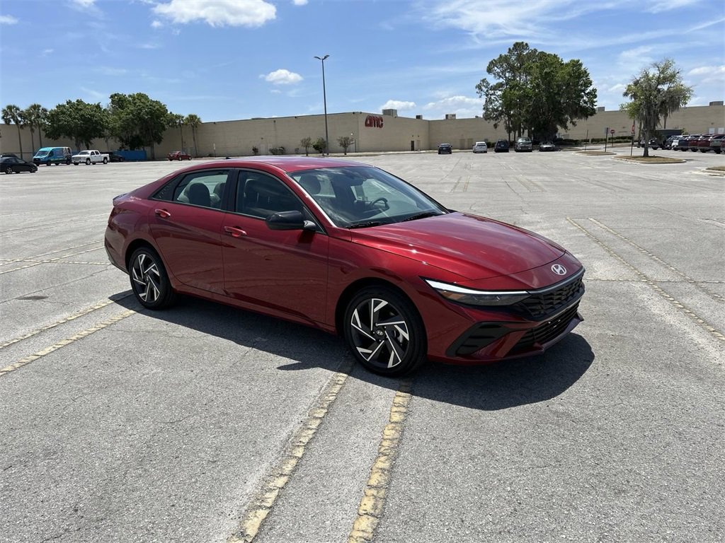 New 2025 Hyundai Elantra SEL image 2