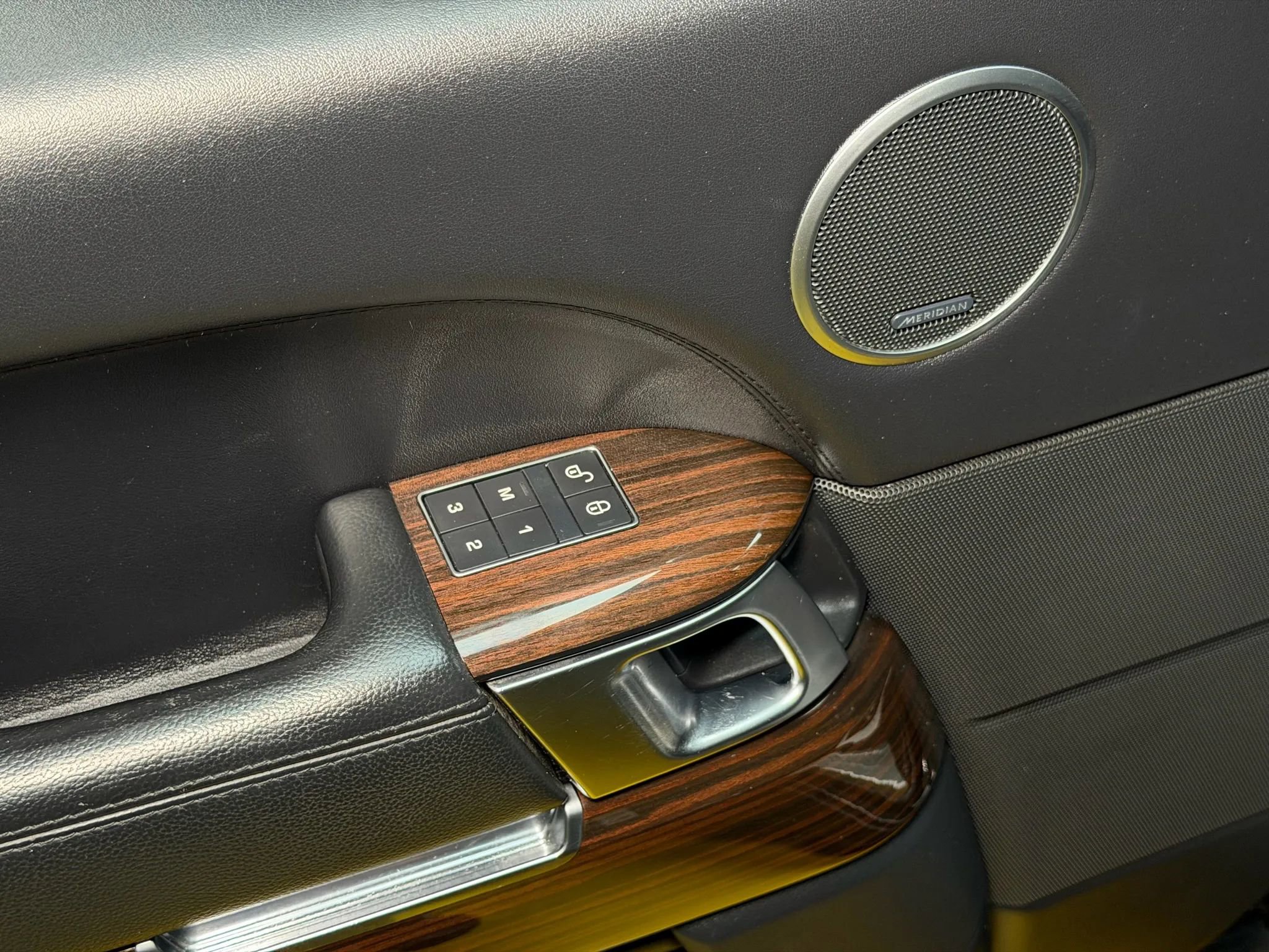 Used 2017 Land Rover Range Rover Sport Utility 4D image 34