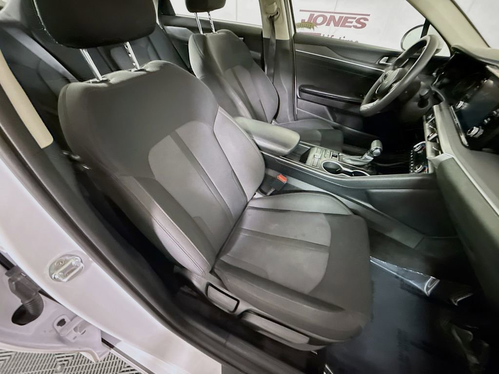 Used 2022 Kia K5 LXS image 28