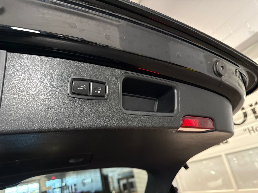 Used 2021 Porsche Macan S AWD/4WD image 13