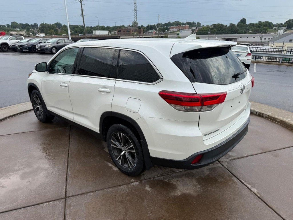 Certified 2019 Toyota Highlander Plus AWD/4WD image 10