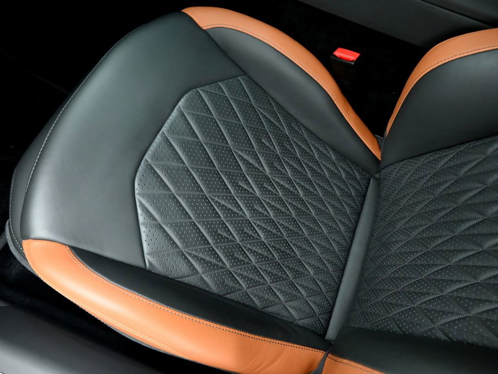 Used 2024 Aston Martin DB12 Coupe RWD image 16