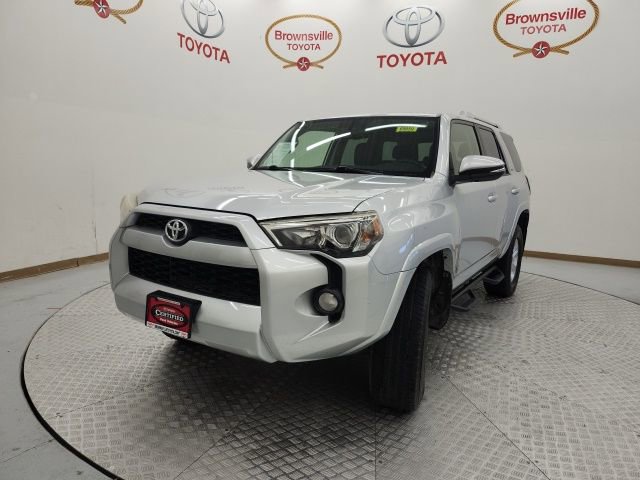 Used 2018 Toyota 4Runner SR5 Premium AWD/4WD image 2