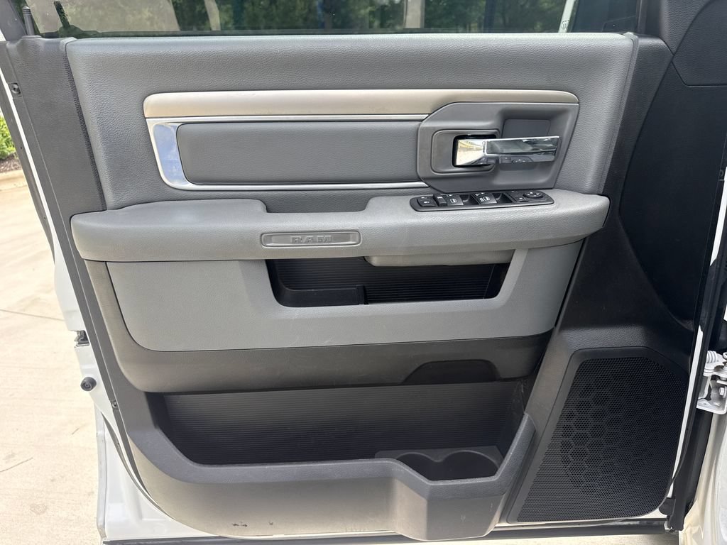Used 2019 RAM 1500 Classic SLT RWD image 13
