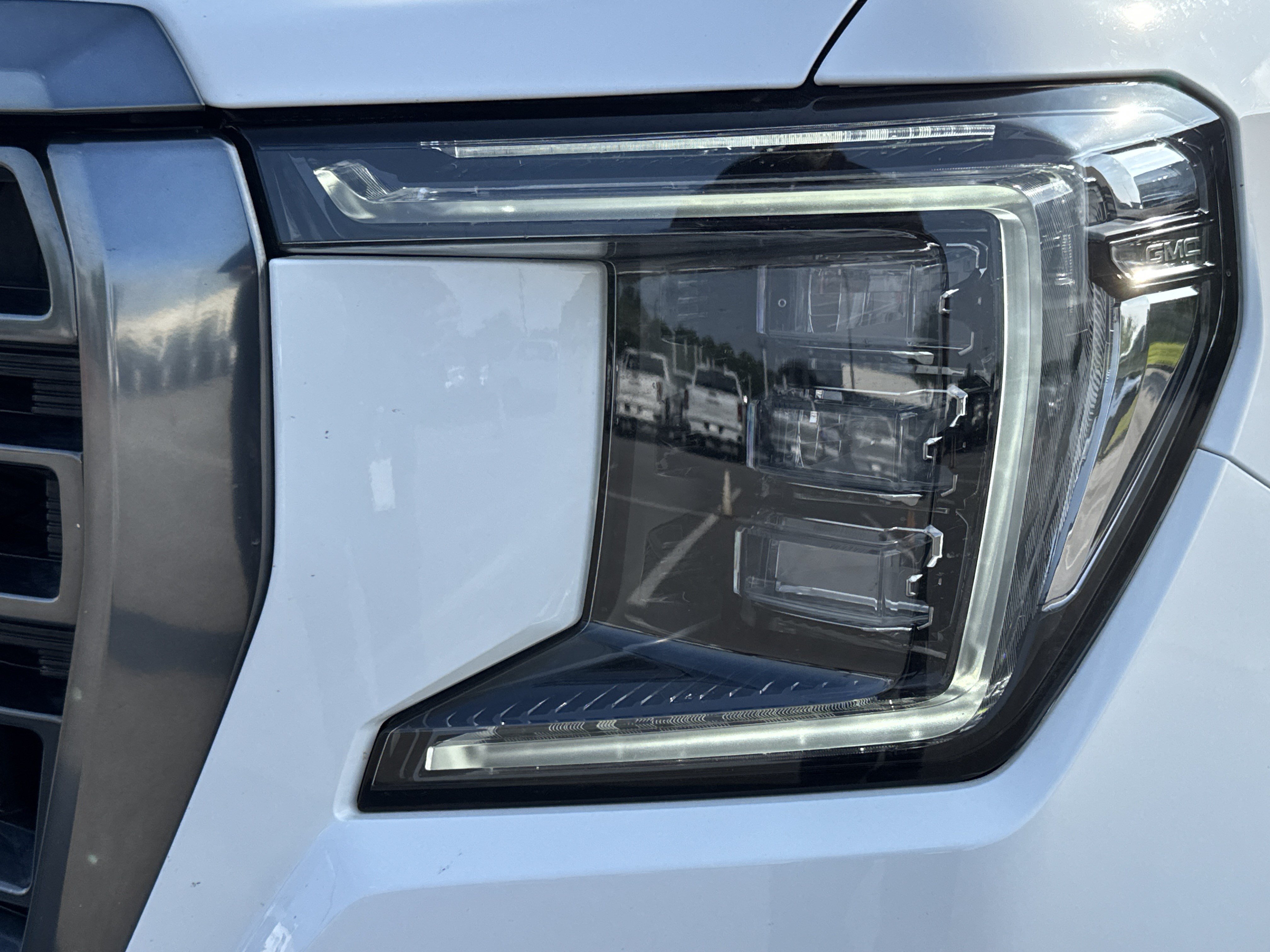 Used 2021 GMC Yukon XL AT4 w/ Rear Media and Nav Package AWD/4WD image 6