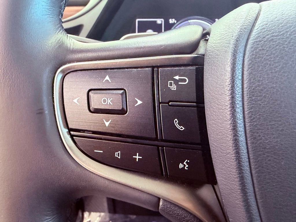 Certified 2024 Lexus ES 300h w/ Premium Package image 20