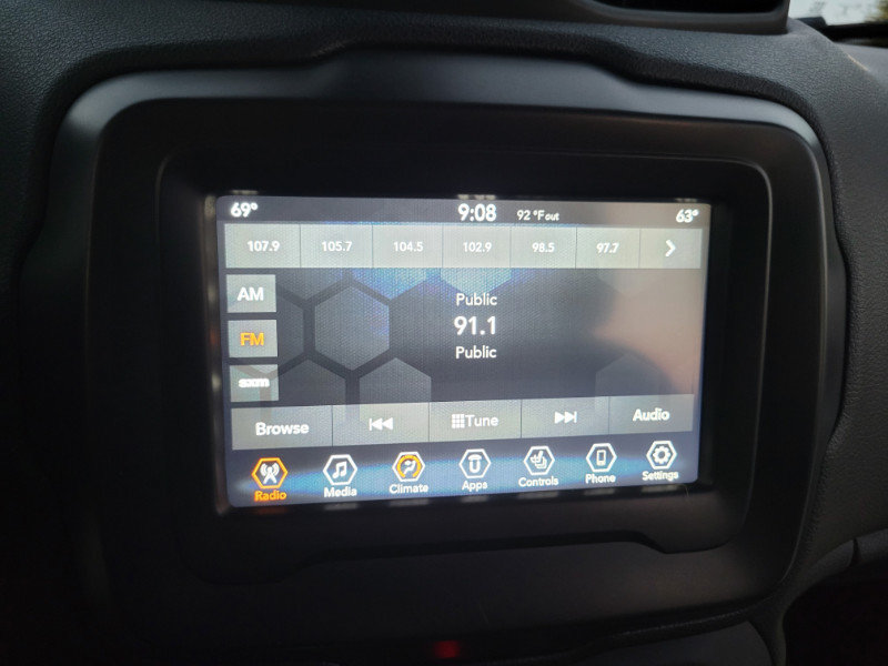 Used 2019 Jeep Renegade Latitude w/ Cold Weather Group AWD/4WD image 37