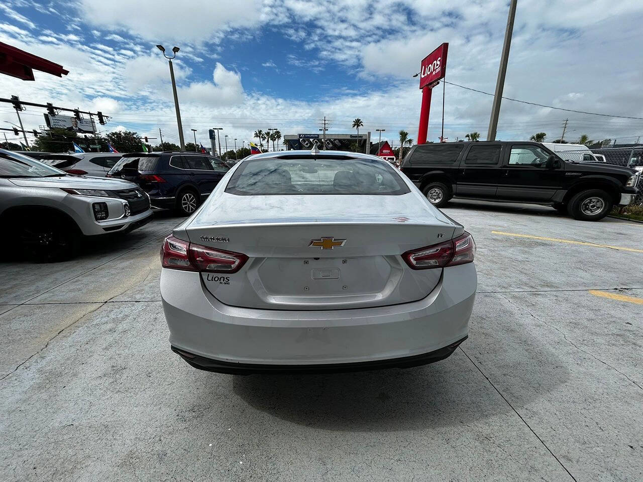 Used 2022 Chevrolet Malibu LT FWD image 9