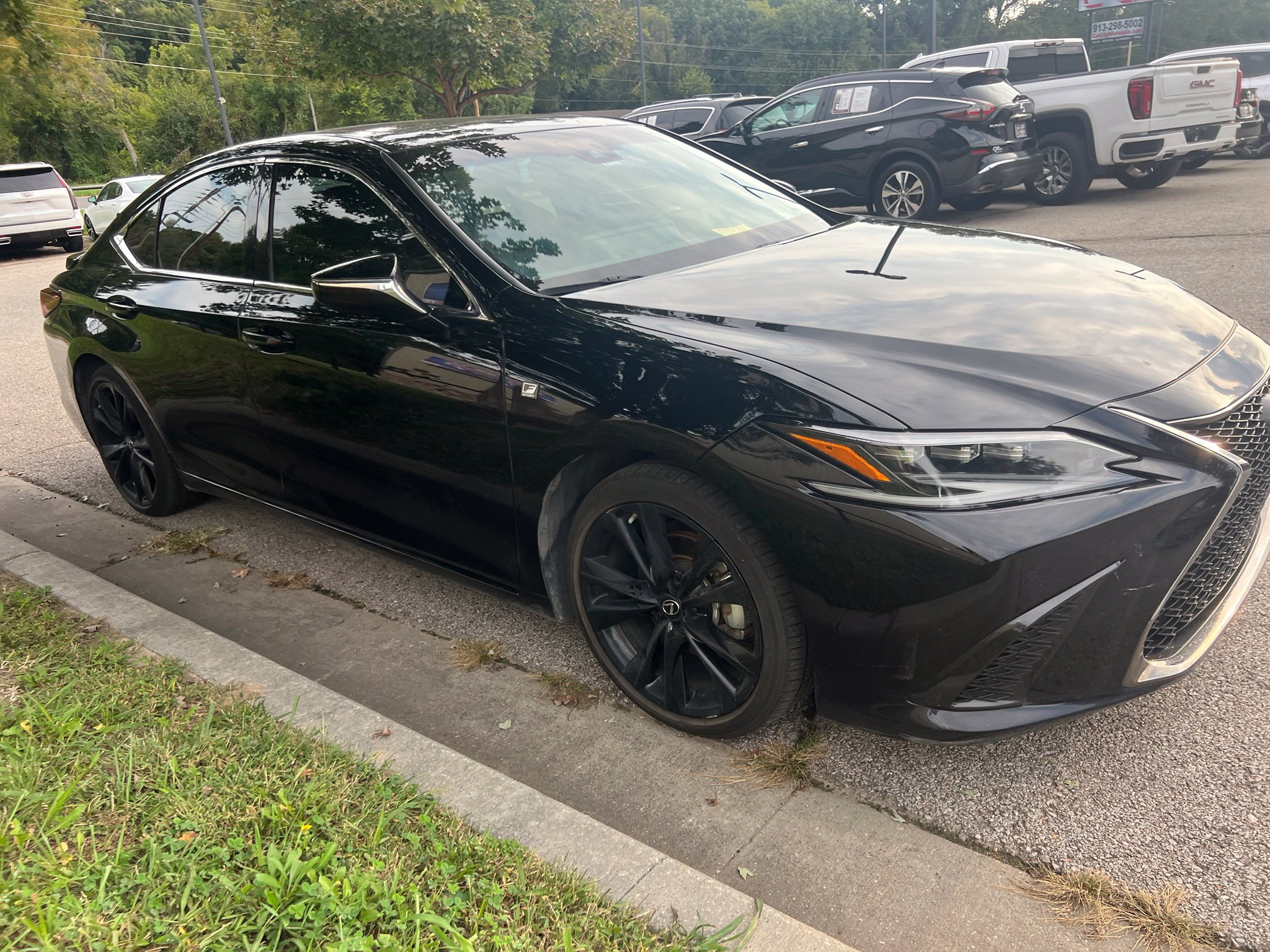 Used 2024 Lexus ES 350 F Sport w/ Accessory Package (Z2) FWD image 3