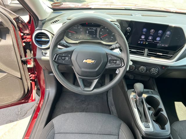 Certified 2024 Chevrolet Trax LS w/ LS Convenience Package FWD image 16