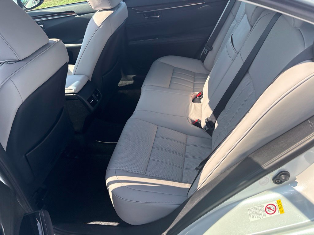 Used 2017 Lexus ES 350 w/ Luxury Package FWD image 19