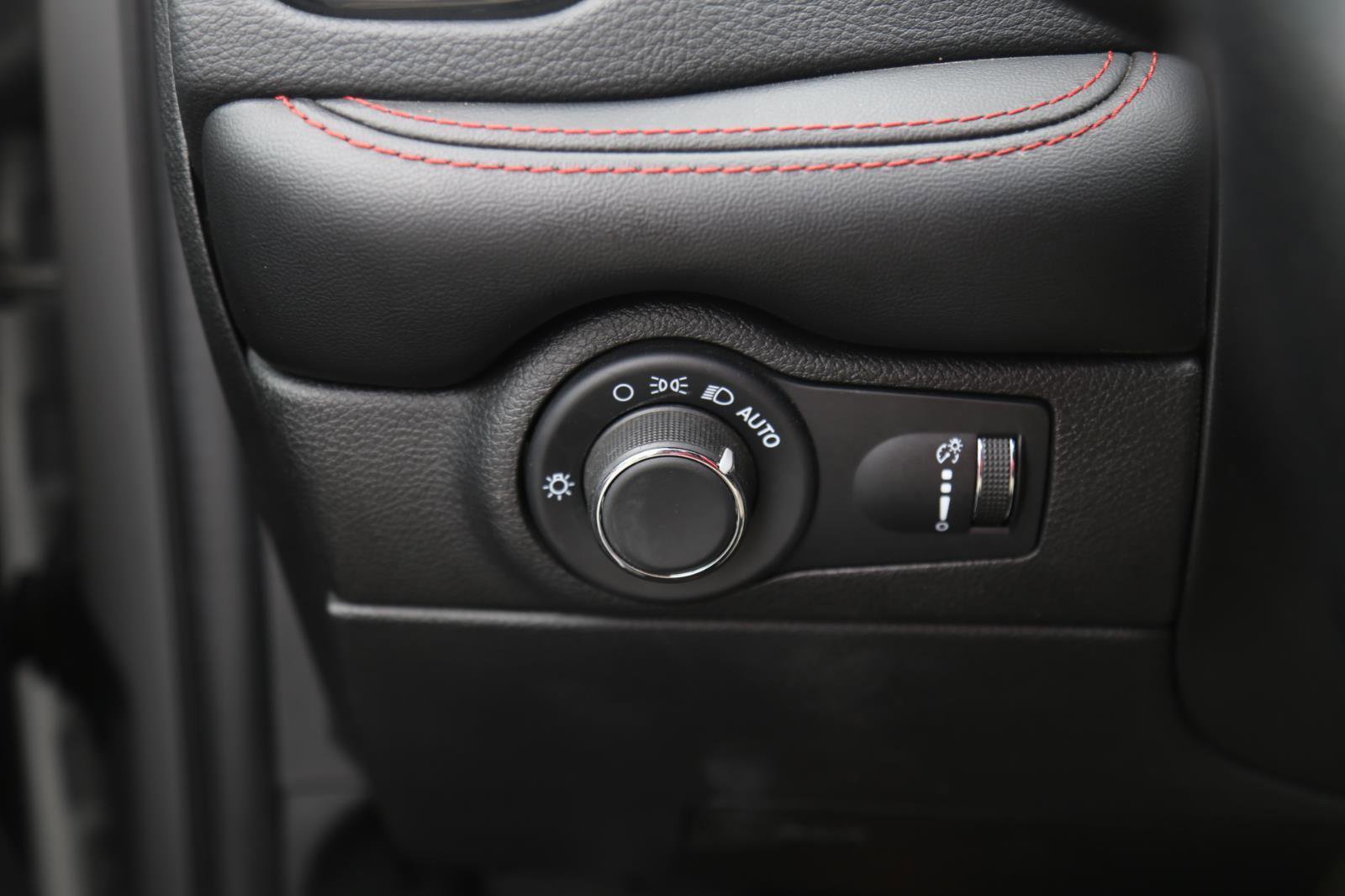 Used 2024 Dodge Durango GT RWD image 8