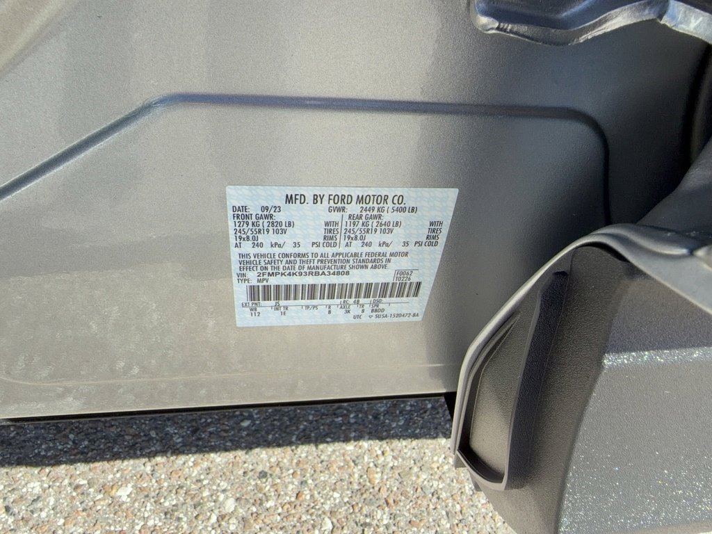 Certified 2024 Ford Edge Titanium w/ Equipment Group 301A image 33