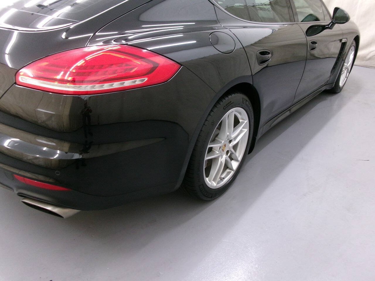 Used 2014 Porsche Panamera 4 AWD/4WD image 8