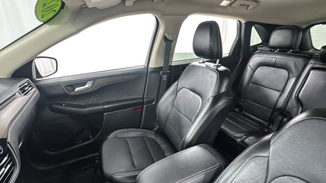 Used 2020 Ford Escape Titanium image 13