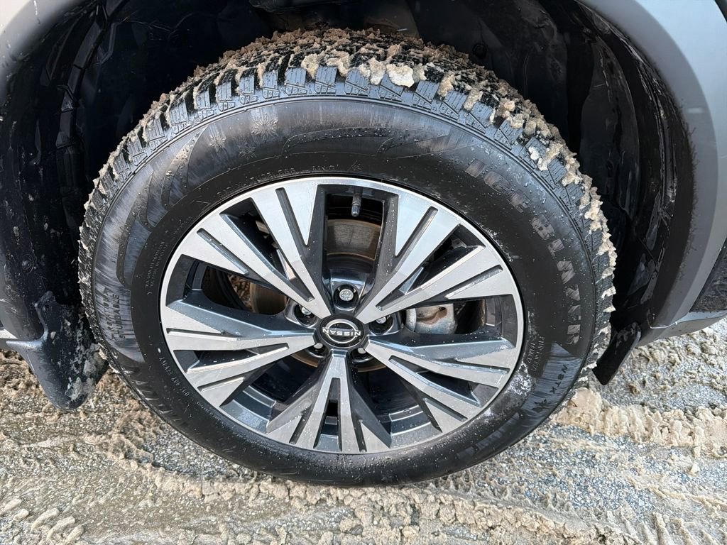 Used 2023 Nissan Rogue SV w/ SV Premium B Package image 19