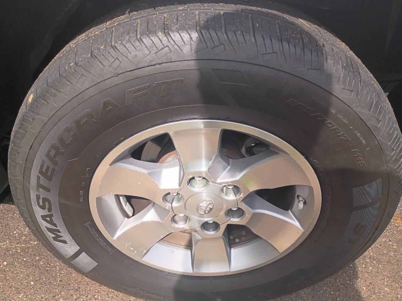 Used 2010 Toyota 4Runner SR5 w/ Premium Pkg w/Leather AWD/4WD image 27