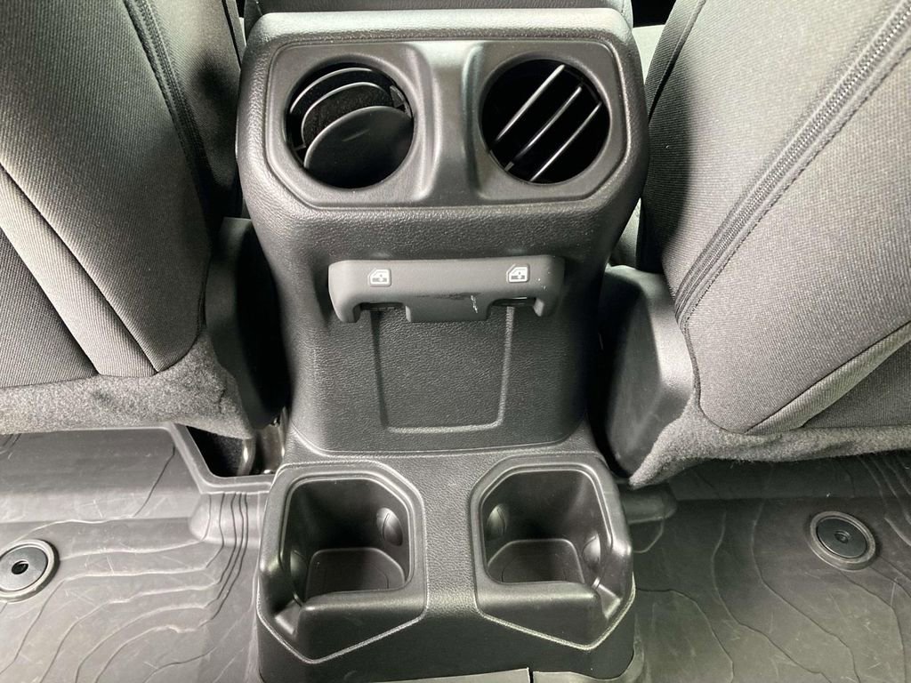 Used 2023 Jeep Wrangler Unlimited Sport image 16