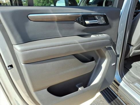 New 2026 Chevrolet Suburban High Country image 37