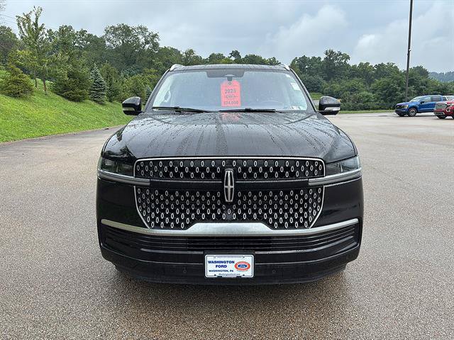 Used 2025 Lincoln Navigator Reserve AWD/4WD image 7