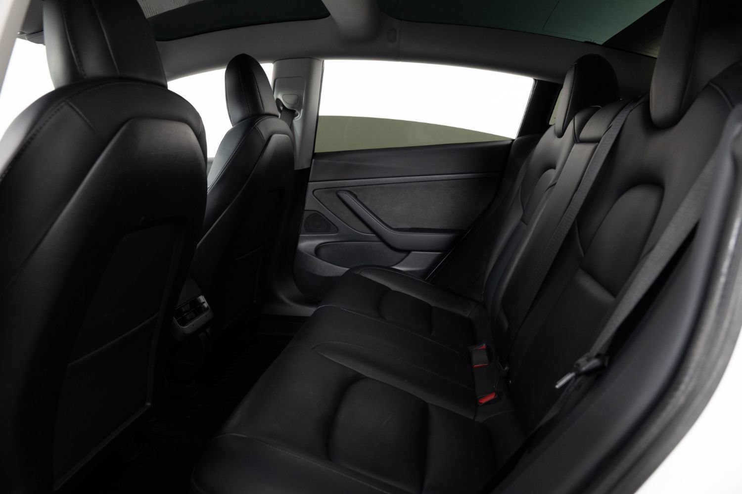 Used 2020 Tesla Model 3 Standard Range RWD image 18