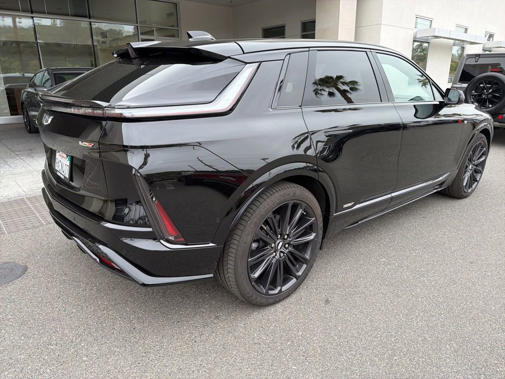 Used 2026 Cadillac Lyriq V AWD/4WD image 9