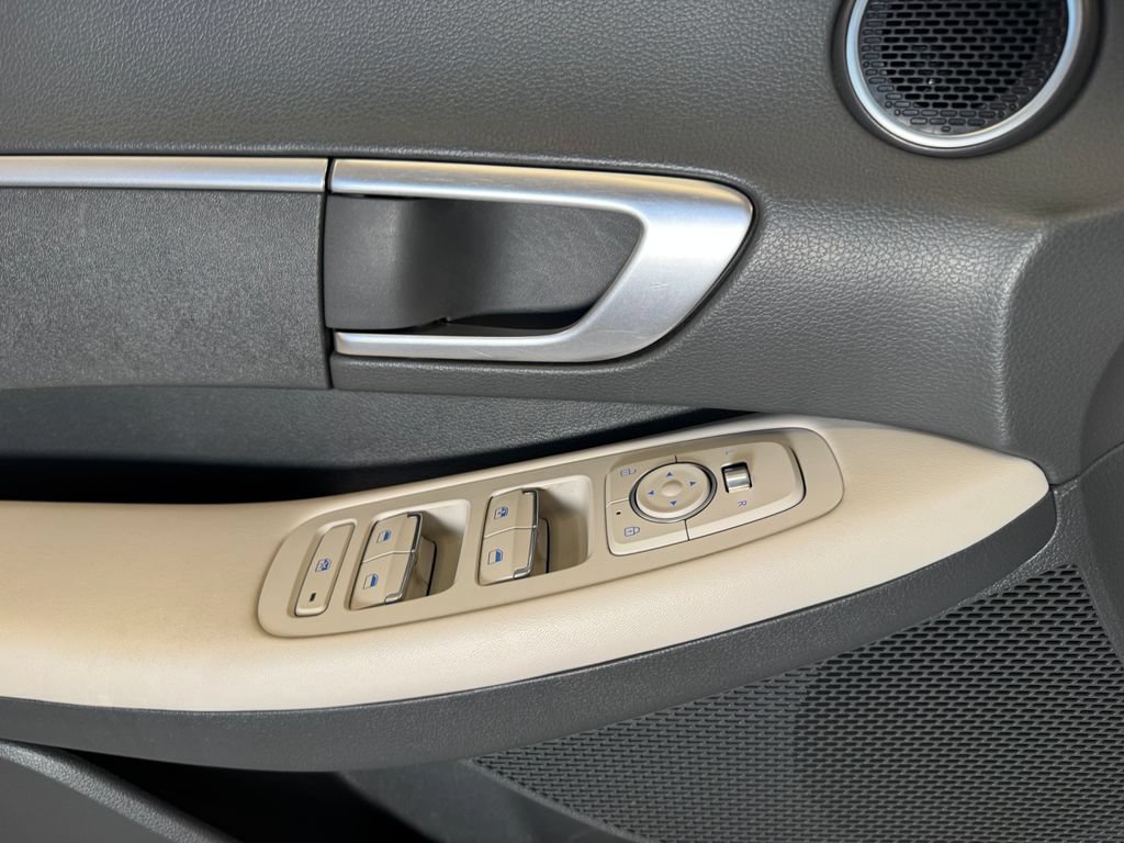 Used 2023 Hyundai Sonata SE FWD image 19