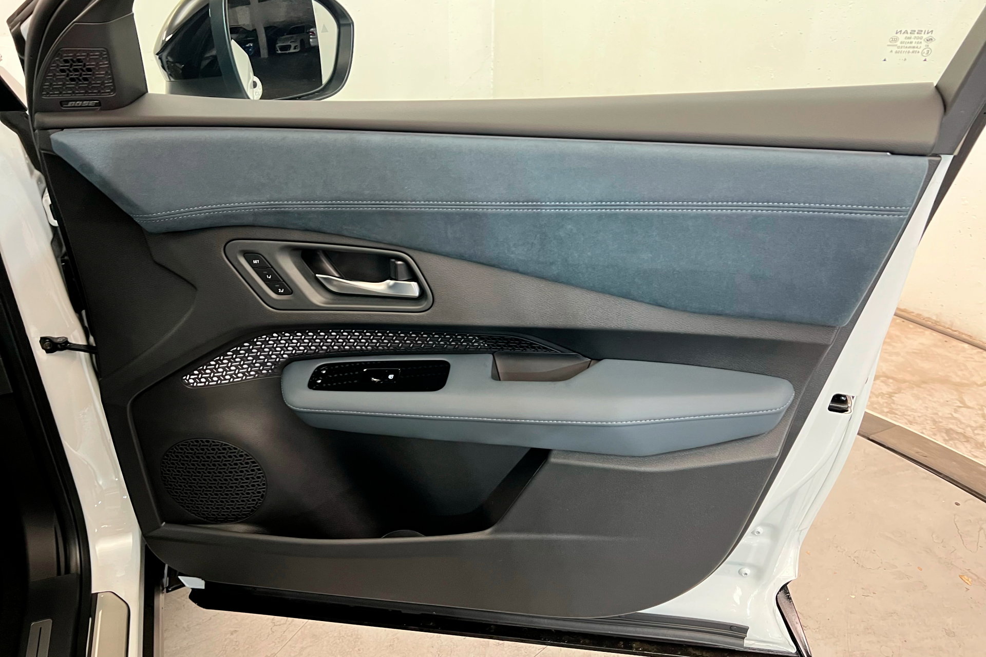 New 2025 Nissan Ariya Platinum image 23