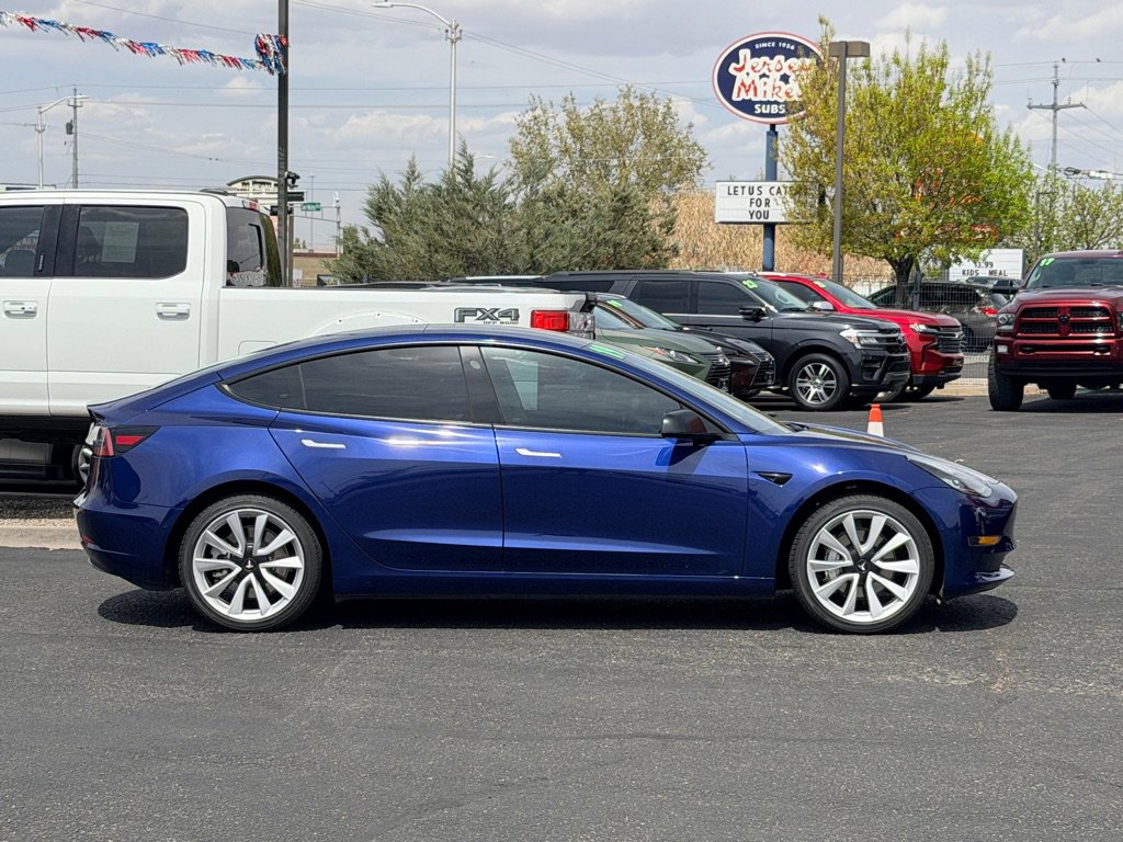 Used 2019 Tesla Model 3 Standard Range image 3