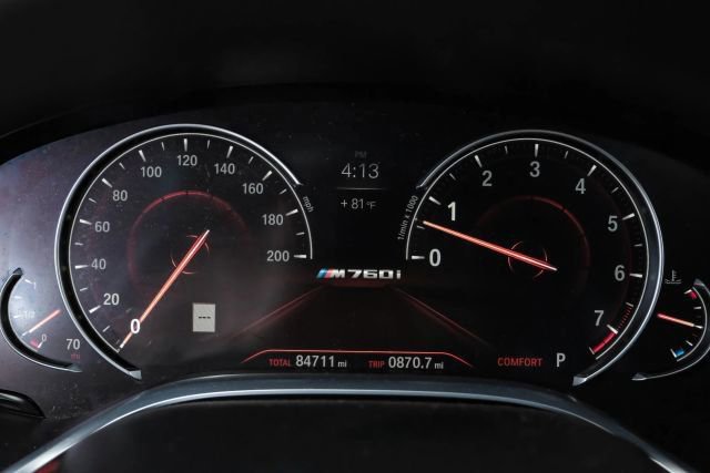 Used 2018 BMW M760i xDrive image 24