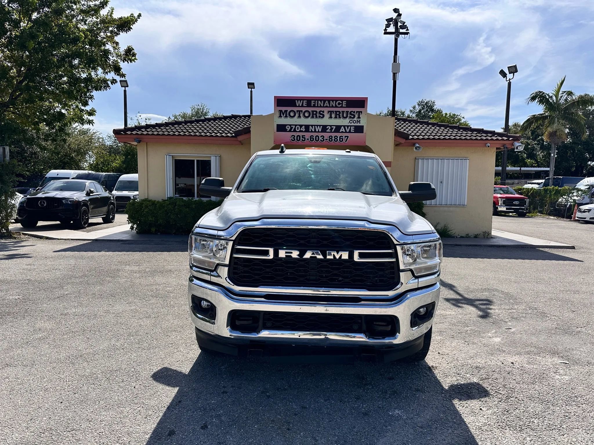 Used 2019 RAM 2500 Tradesman w/ Chrome Appearance Group image 7