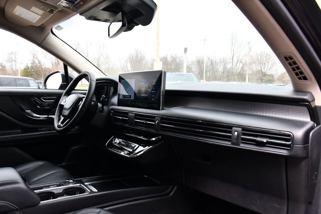 Used 2023 Lincoln Corsair AWD image 15
