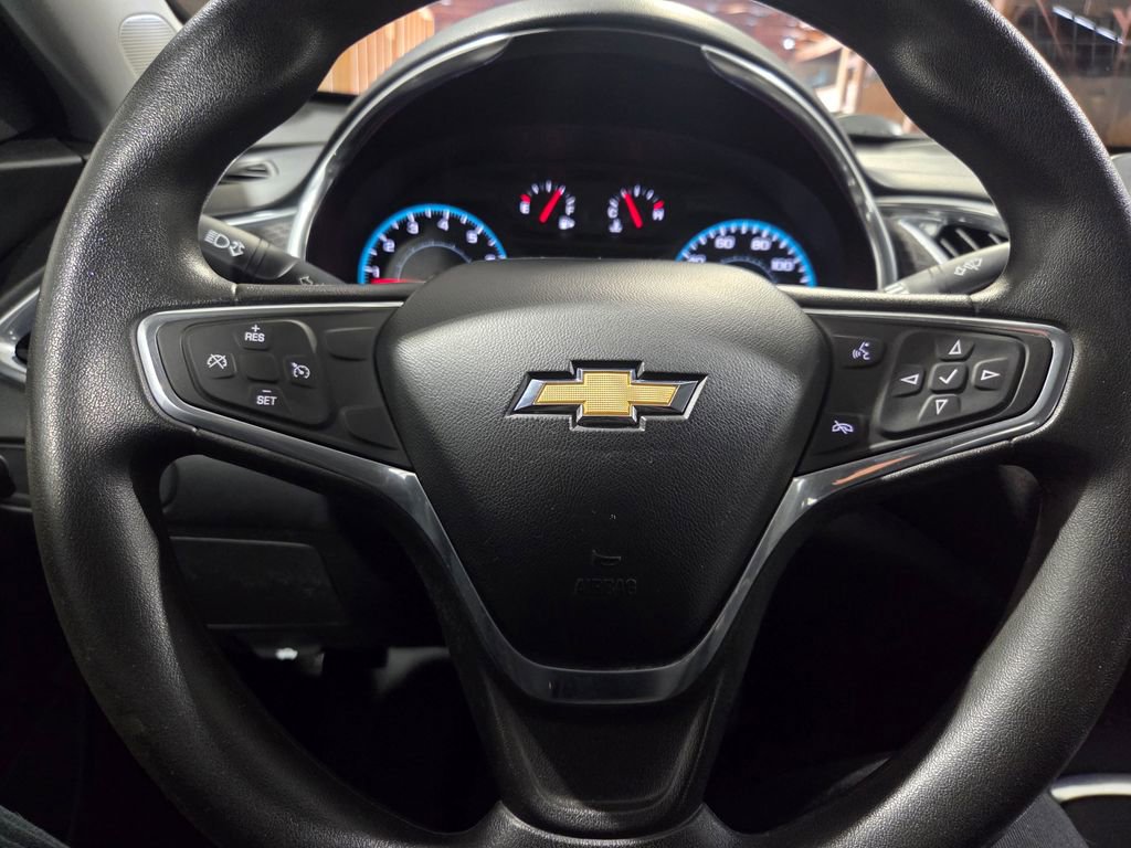 Used 2016 Chevrolet Malibu LT image 5