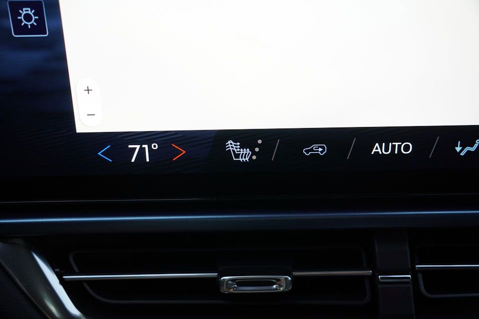 New 2026 Chevrolet Equinox EV LT AWD/4WD image 14