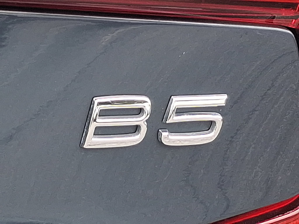Used 2022 Volvo S60 B5 Momentum w/ Premium Package FWD image 30