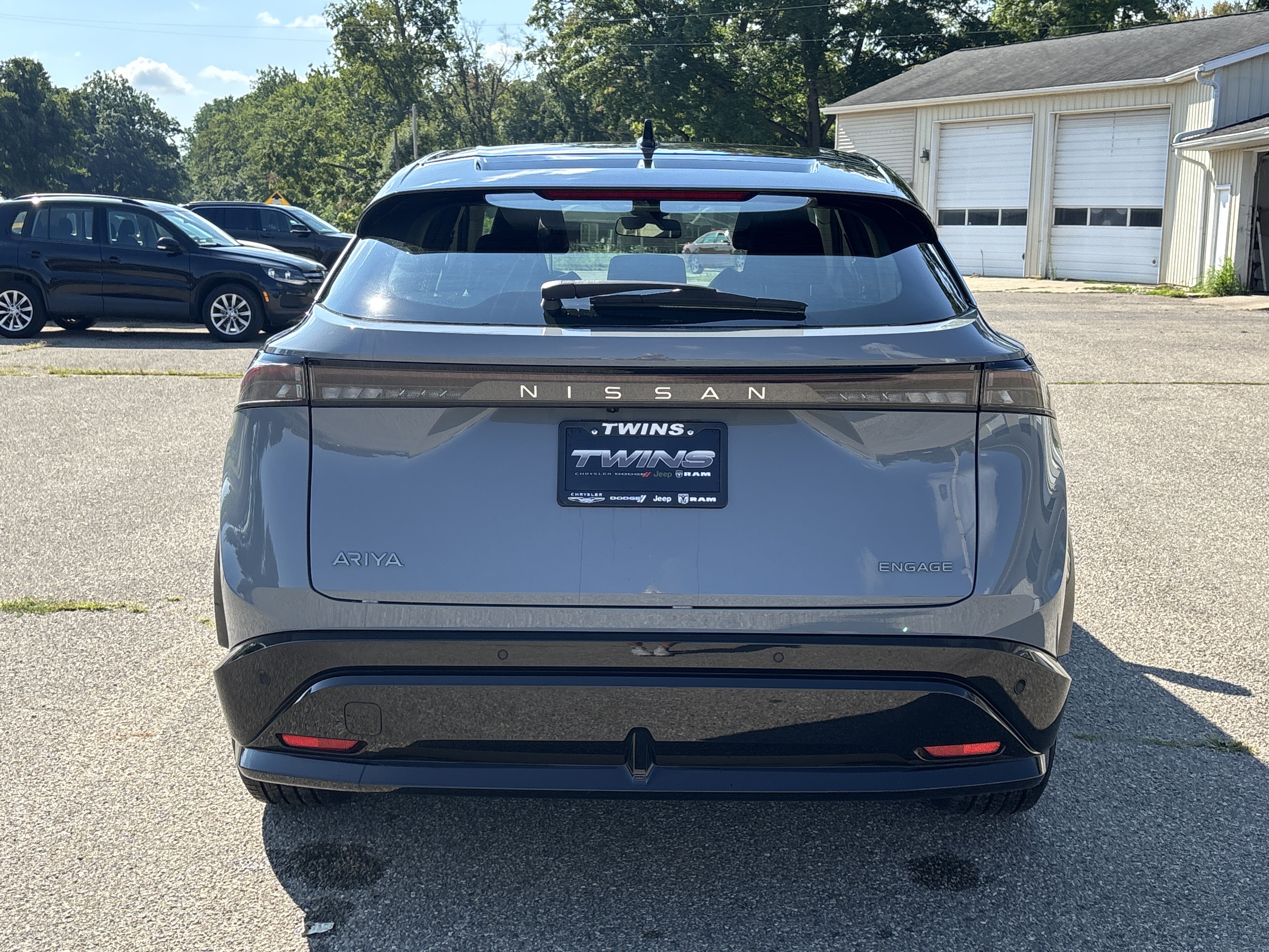 Used 2023 Nissan Ariya FWD image 4