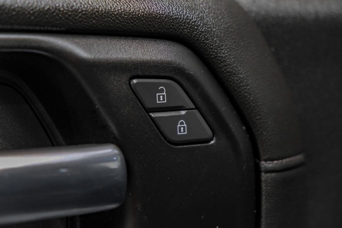 Used 2019 Chevrolet Silverado 1500 RST AWD/4WD image 42